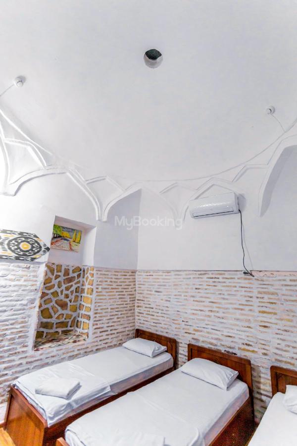 Okhun Madrasah15Th-16Th Century Hotel Buhara Exterior foto