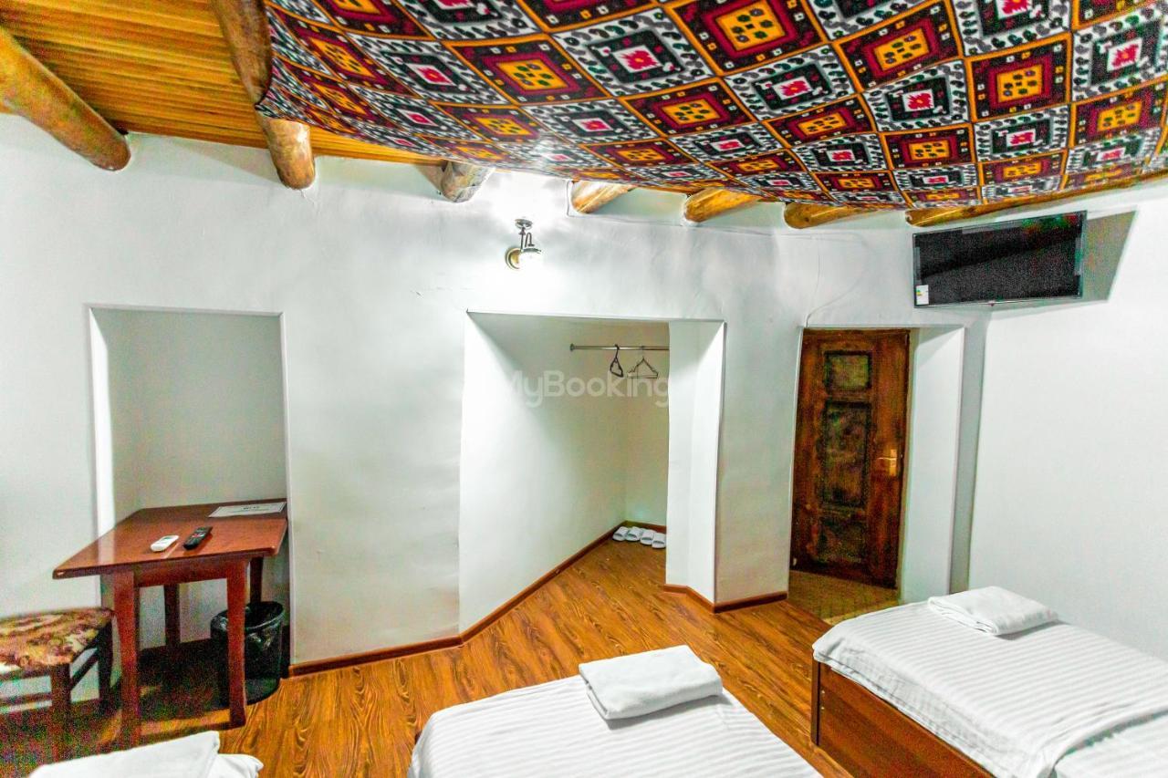 Okhun Madrasah15Th-16Th Century Hotel Buhara Exterior foto